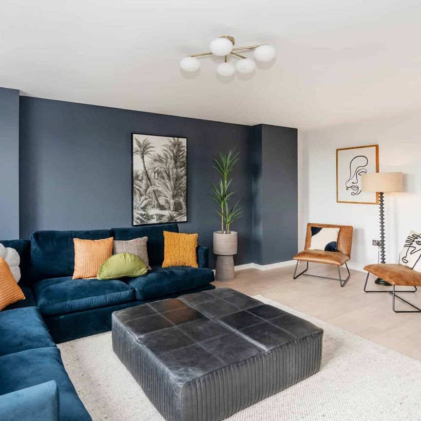 Bedroom Bronze (Shared Bathroom) - Photo 1