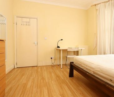 Room in a Shared House, Ashlin Road, E15 - Photo 4