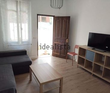 Alquiler de piso en Calle Ventura de la Vega - Photo 2