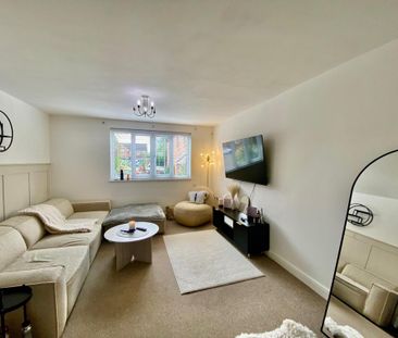 2 bedroom ground floor flat to rent - Photo 1