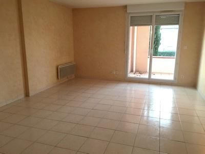 Appartement à louer - 2 pièces - 60 m² - Photo 1