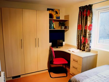 2 Bed Duplex – Deluxe - Photo 2