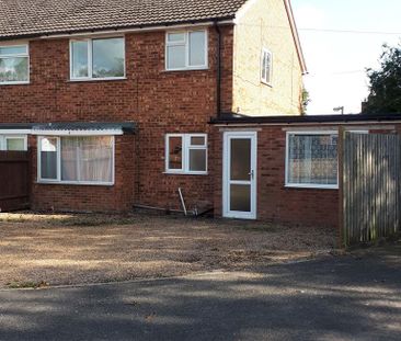 4 bedroom semi-detached house to rent - Photo 6