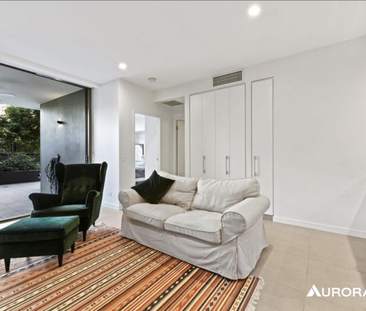 Luxury Ground-Floor Apartment with Expansive Courtyard in Prestigio... - Photo 5