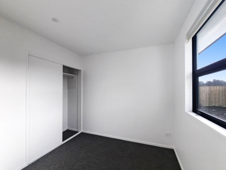 35 Mehrtens Crescent, Ravenswood - Photo 2