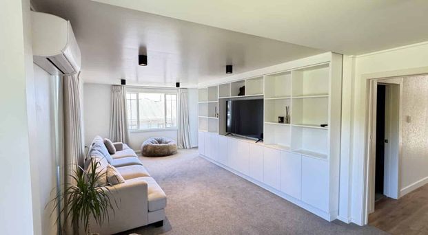 Central Greymouth - 3 + 1 Bedrooms - Photo 1