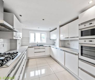 4 bedroom house to rent - Photo 1