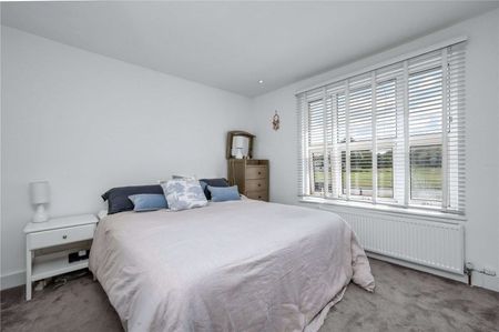 Beautifully presented two bedroom cottage on Weston Green. - Photo 2