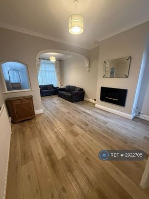 3 bedroom end of terrace house to rent - Photo 1