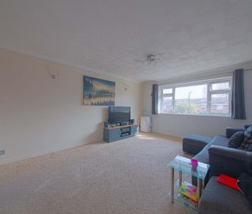 2 bedroom maisonette to rent - Photo 5