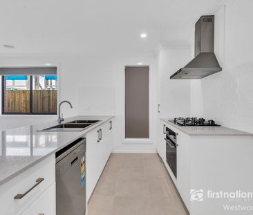 7 Kite Street, 3336, Deanside Vic - Photo 3