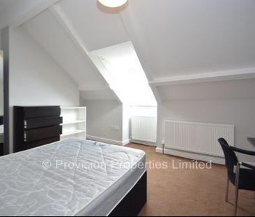 5 Bedroom Student Houses in Woodhouse - Photo 1