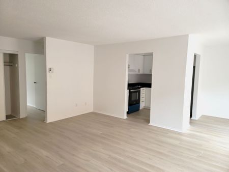 For Lease - 2 Orchard Heights Boulevard Unit# 237, Aurora, Ontario - Photo 5