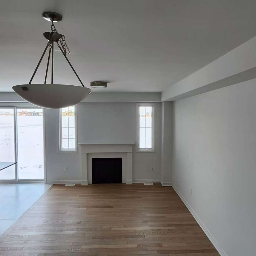 For Lease - 135 Leslie Richards Street, Markham, Ontario - Photo 1