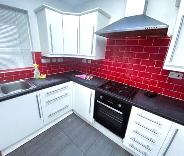 3 bedroom terraced house to rent - Photo 1