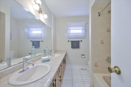 For Lease - 203 Glen Hill Drive, Whitby, Ontario - Photo 4