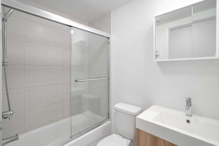 6500 Decarie Blvd, Montréal, QC - Photo 4