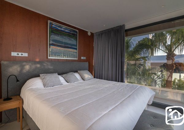 Rent villa MERCURE