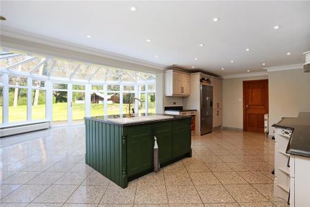 4 bedroom detached house to rent - Photo 5