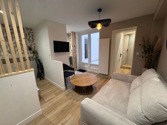 Location Appartement 1 pièce Meublé 21m² LA ROCHELLE 17000 - Photo 1