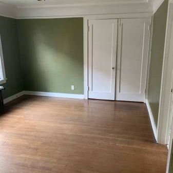 Historic Hardwood Private Apartment - Photo 1