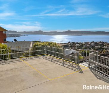 2/323 Churchill Avenue, Sandy Bay, TAS 7005 - Photo 3