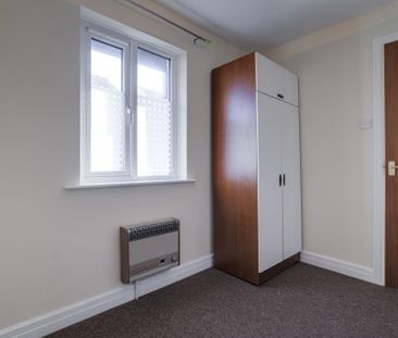 2 bedroom ground floor flat to rent - Photo 4