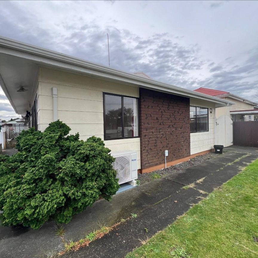 Centrally located two-bedroom property - Photo 1