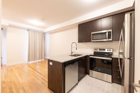 For Lease - 717 Lawrence Avenue Unit# 36, Toronto, Ontario - Photo 2
