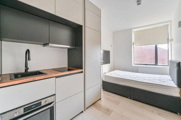 Studio to rent - Photo 1