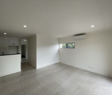 2 Bedroom Apartment in Highly Sought after Location - Photo 5
