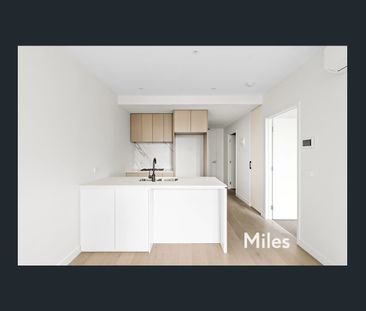 IVANHOE GARDENS - Photo 2