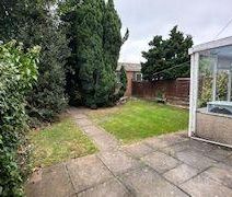 4 bedroom semi-detached house to rent - Photo 2