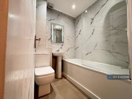 2 bedroom maisonette to rent - Photo 5