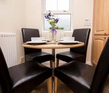 2 bedroom flat to rent - Photo 2