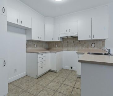 351 Rue Corbin, Laval (Sainte-Rose), QC H7L - Photo 5