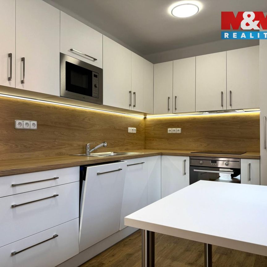 Pronájem bytu 2+1 56 m², Hornické domy 168, Ústí nad Labem - Photo 1