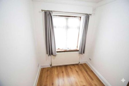 North Street, Romford, RM1 - Photo 2