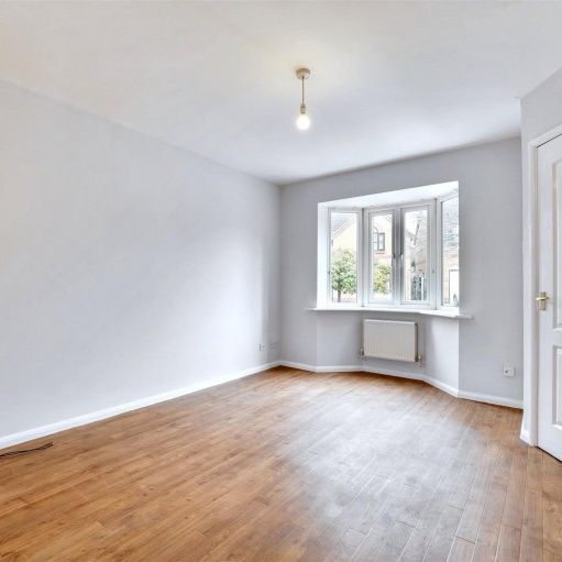 4 BED Detached house To rent - Photo 1