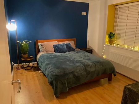 2 Bed Flat, Regency Square, BN1 - Photo 3