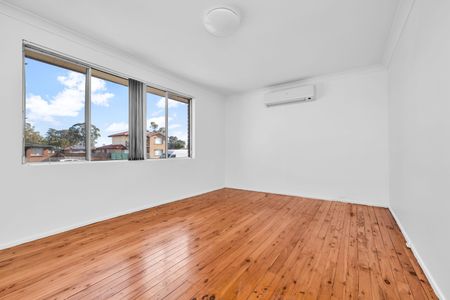37 Tichborne Drive, Quakers Hill NSW 2763 - House For Rent | Domain - Photo 2