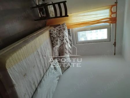 Apartament 3 camere semidecomandat zona Sagului - Fotografie 2