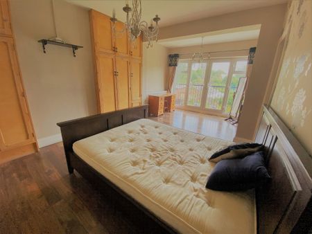 72 Park Road - Golden Stable & Superb HouseLoughborough - Photo 2