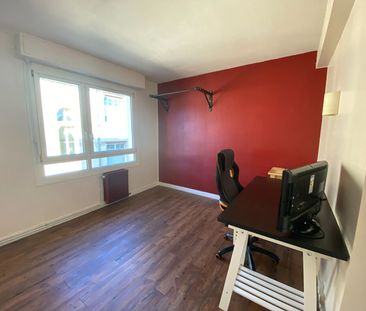 LAVAL, appartement T3 meublé de 78m² au 2ème étage - Photo 1
