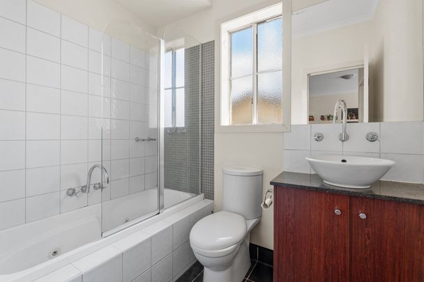 Inner-West Comfort Meets Everyday Convenience. 6-9 Month Lease Available - Photo 1