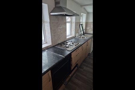 3 Bed Terraced House, Victoria Parade, BS5 - Photo 3
