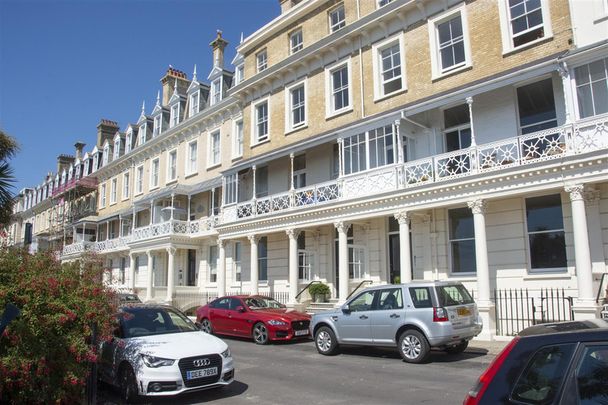 Heene Terrace, Worthing - Photo 1