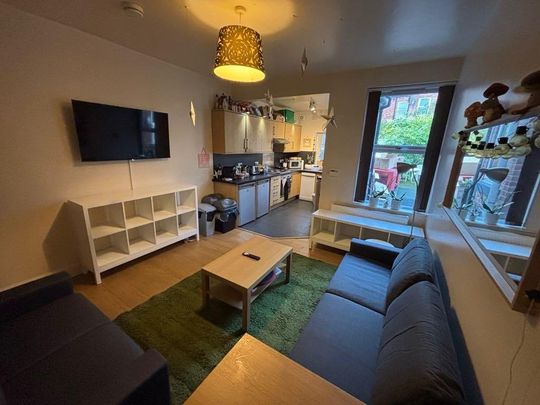 1 bedroom in a house share to rent - Photo 1