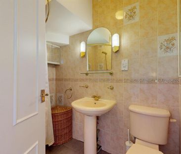 studio property to let - Photo 2