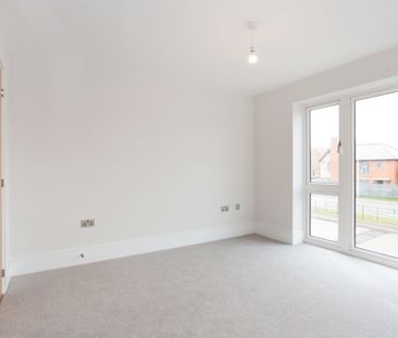 3 bedroom semi-detached house to rent - Photo 5